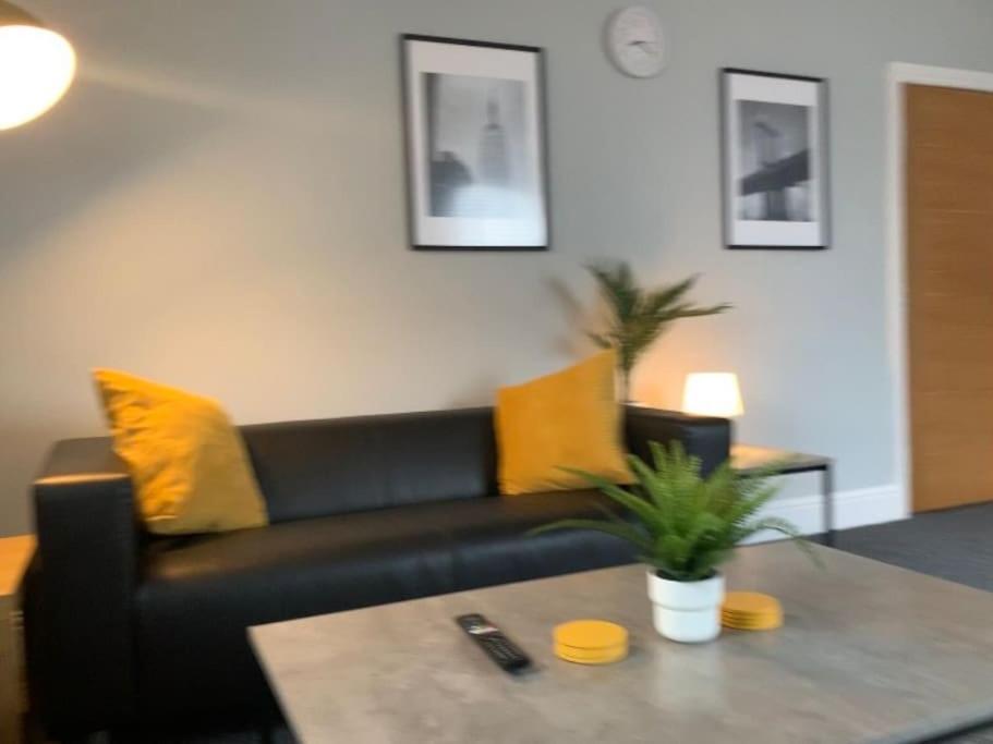 Fantastic Large 2 X Bedroom Flat, Free Parking Sale Esterno foto
